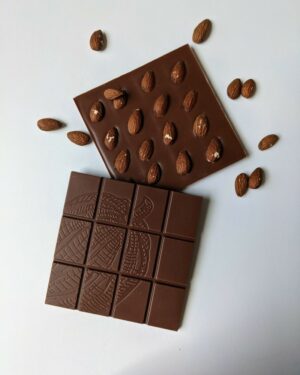 Tablette de chocolat lait et Amandes