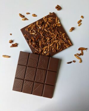 Tablette de chocolat lait et amandes caramélisées